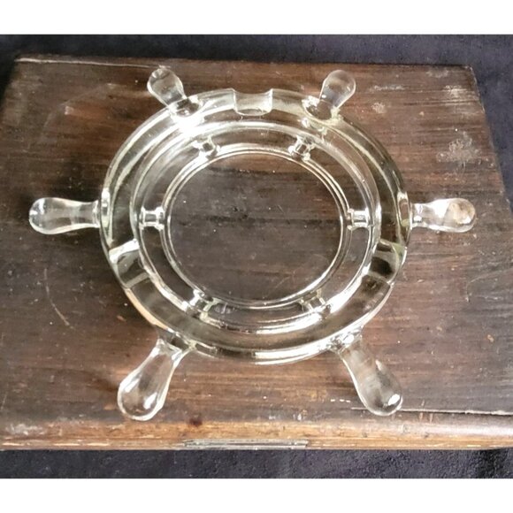 Vintage MCM Clear Glass Ship Wheel Ashtray - Nautical Cottage Home Decor - Boat - Picture 1 of 7